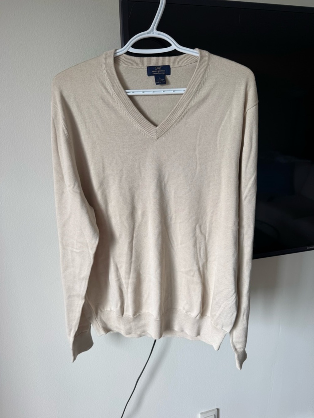 Brooks Brothers Men's V-Neck Sweater in Light Beige